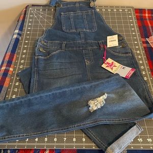 Girls med vigoss overalls